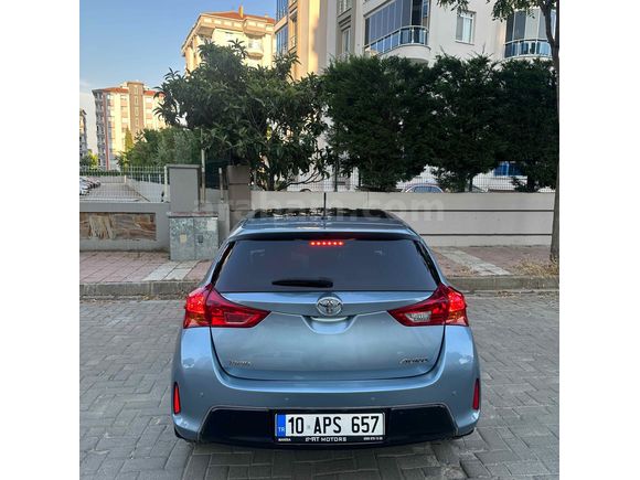 Galeriden Toyota Auris 1.4 D-4D Active Skypack 2013 Model Manisa