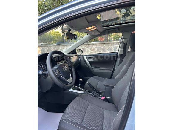 Galeriden Toyota Auris 1.4 D-4D Active Skypack 2013 Model Manisa