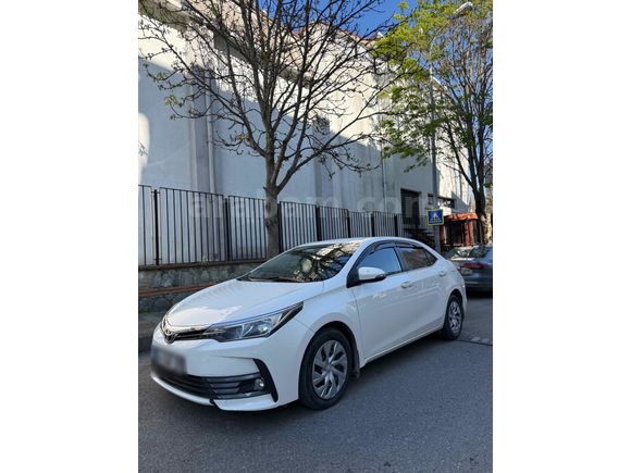 Sahibinden Toyota Corolla 1.4 D-4D Touch 2018 Model(130.000 km otomatik vites) 