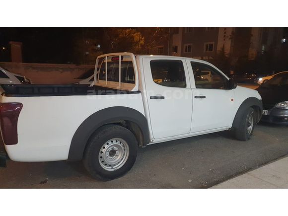 Galeriden Isuzu D-Max 2.5 4x2 LTD 2017 Model Siirt