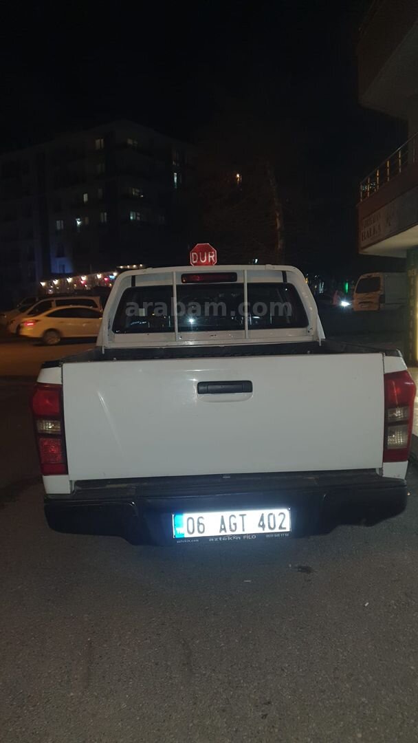 Galeriden Isuzu D-Max 2.5 4x2 LTD 2017 Model Siirt 232.000 km Beyaz 6