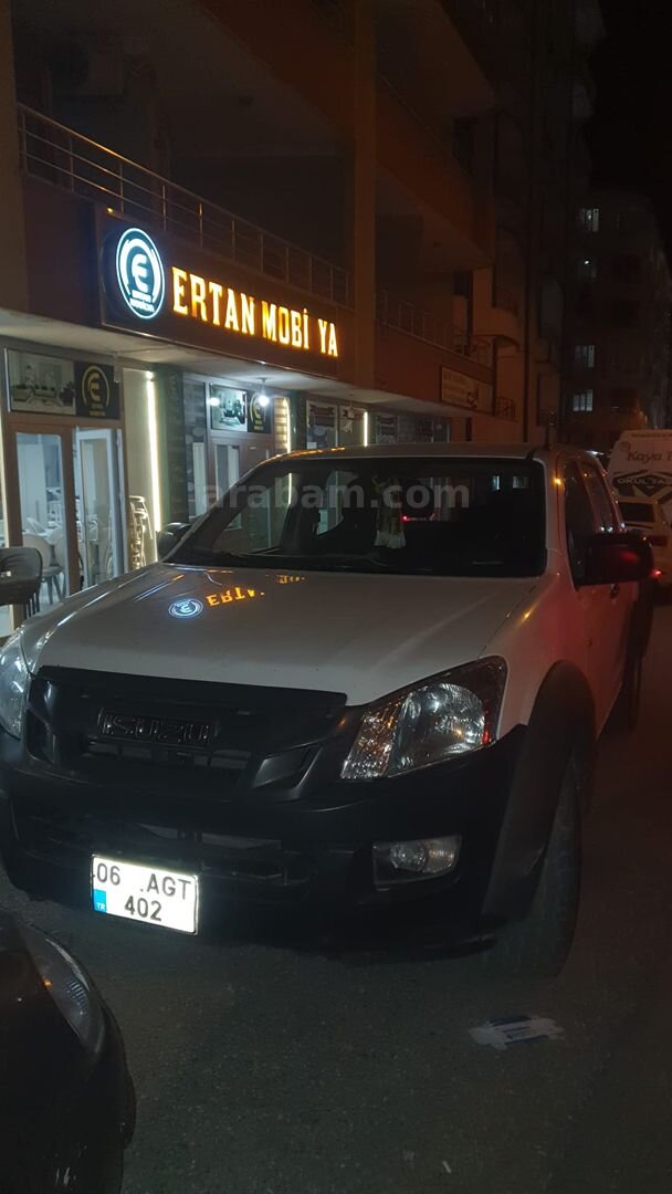 Galeriden Isuzu D-Max 2.5 4x2 LTD 2017 Model Siirt 232.000 km Beyaz 1
