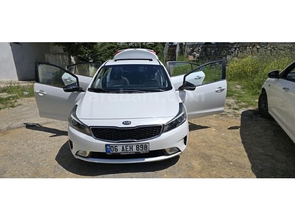 Sahibinden Kia Cerato 1.6 CRDi Concept Plus 2017 Model İstanbul 101.000 km Beyaz