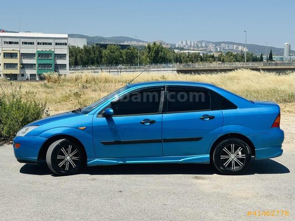 TEMİZ FORD FOCUS 2000 MODEL