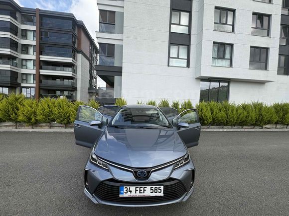Sahibinden Toyota Corolla 1.8 Hybrid Flame X-Pack 2022 Model 