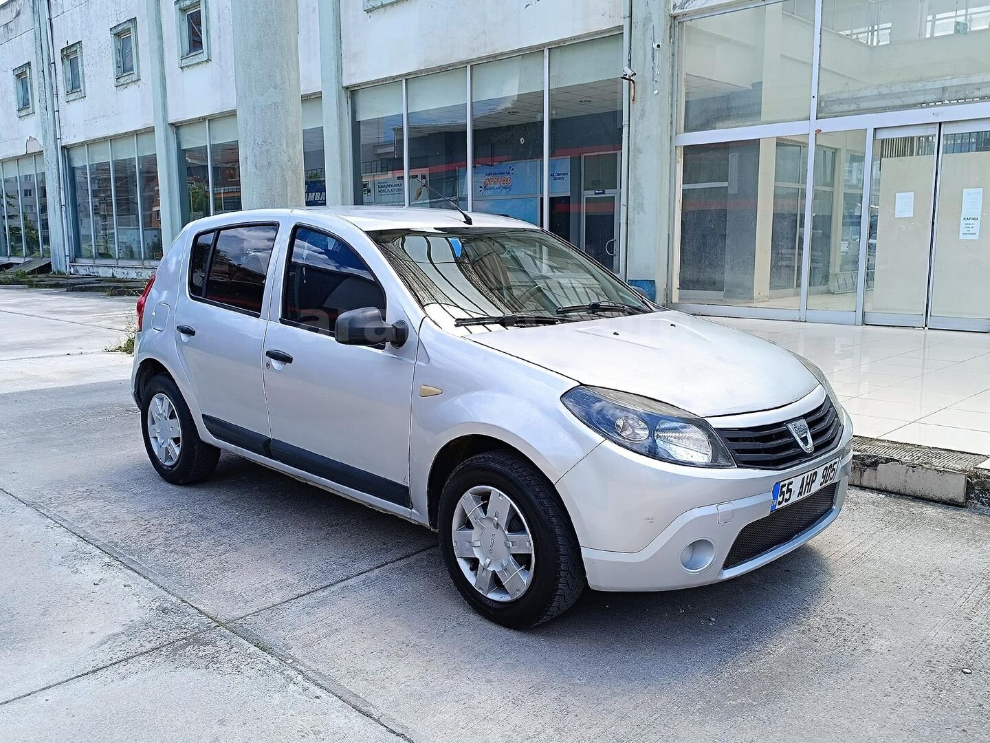 Galeriden Dacia Sandero 1.4 Ambiance 2009 Model Samsun 170.000 km Gri (Gümüş) 7
