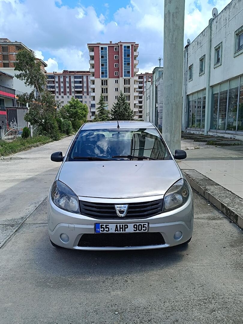 Galeriden Dacia Sandero 1.4 Ambiance 2009 Model Samsun 170.000 km Gri (Gümüş) 5