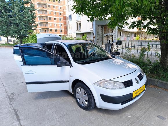 ŞENTÜRKLERDEN MEGANE 2 BAKIMLI YENİ MUAYENELİ