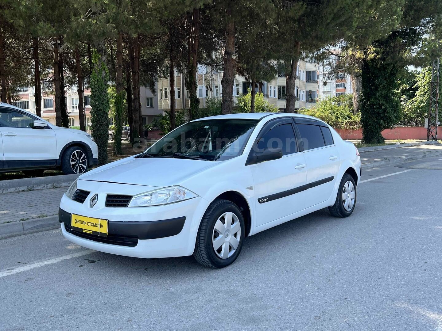 Galeriden Renault Megane 1.6 Authentique 2004 Model Samsun 345.000 km Beyaz 2