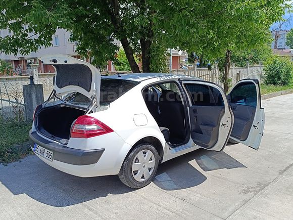 ŞENTÜRKLERDEN MEGANE 2 BAKIMLI YENİ MUAYENELİ