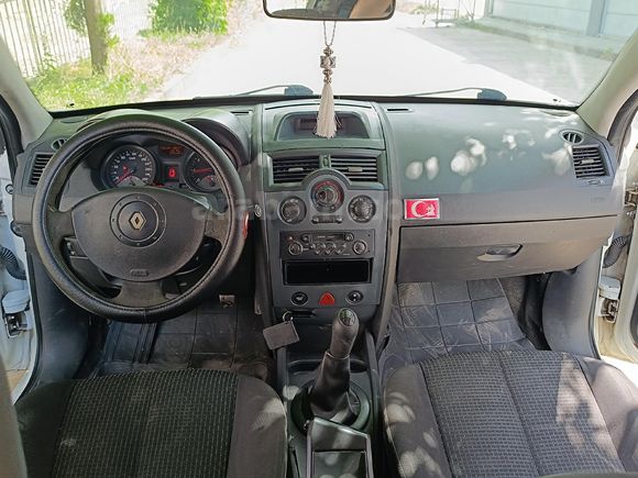 ŞENTÜRKLERDEN MEGANE 2 BAKIMLI YENİ MUAYENELİ
