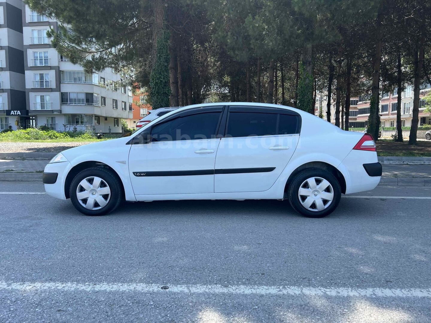 Galeriden Renault Megane 1.6 Authentique 2004 Model Samsun 345.000 km Beyaz 5