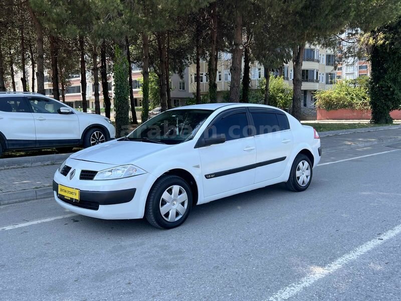 Galeriden Renault Megane 1.6 Authentique 2004 Model Samsun 345.000 km Beyaz