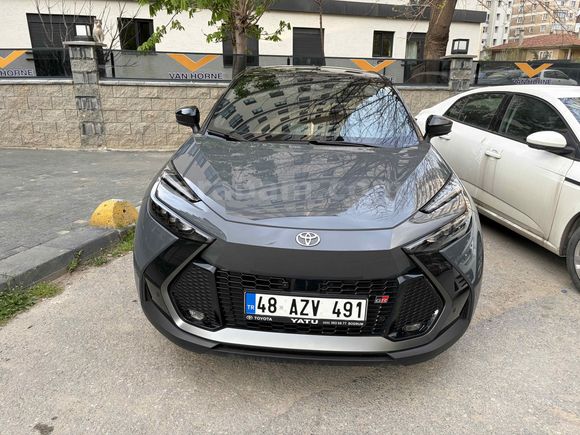 Sahibinden Toyota C-HR 1.8 Hybrid Passion X-Style 2026 Model 