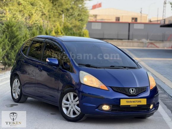 TEKİN MOTORS'dan Otomatik Cam Tavan Full Bakımlı Jazz