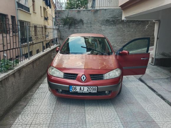 Sahibinden Renault Megane 1.6 Dynamique 2004 Model  280.000 km Bordo