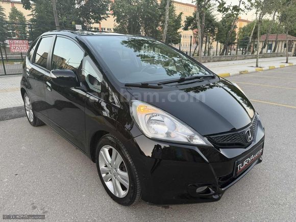 TURYA MOTORS' DAN BOYASIZ CAM TAVAN OTOMATİK 112.000 KMDE İLKEL