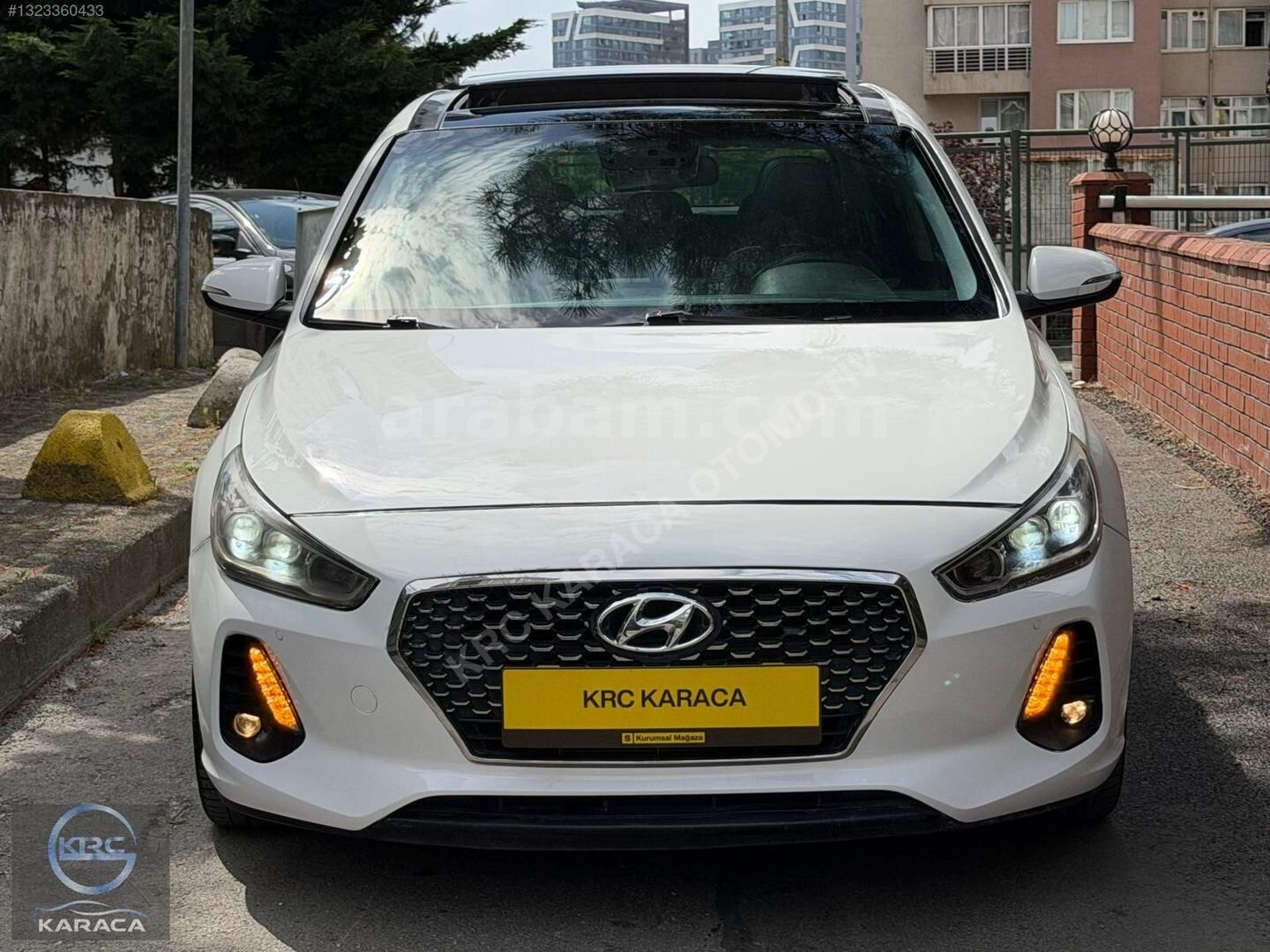Galeriden Hyundai i30 1.6 CRDi Elite Plus Smart 2017 Model İstanbul 203.000 km Beyaz 2