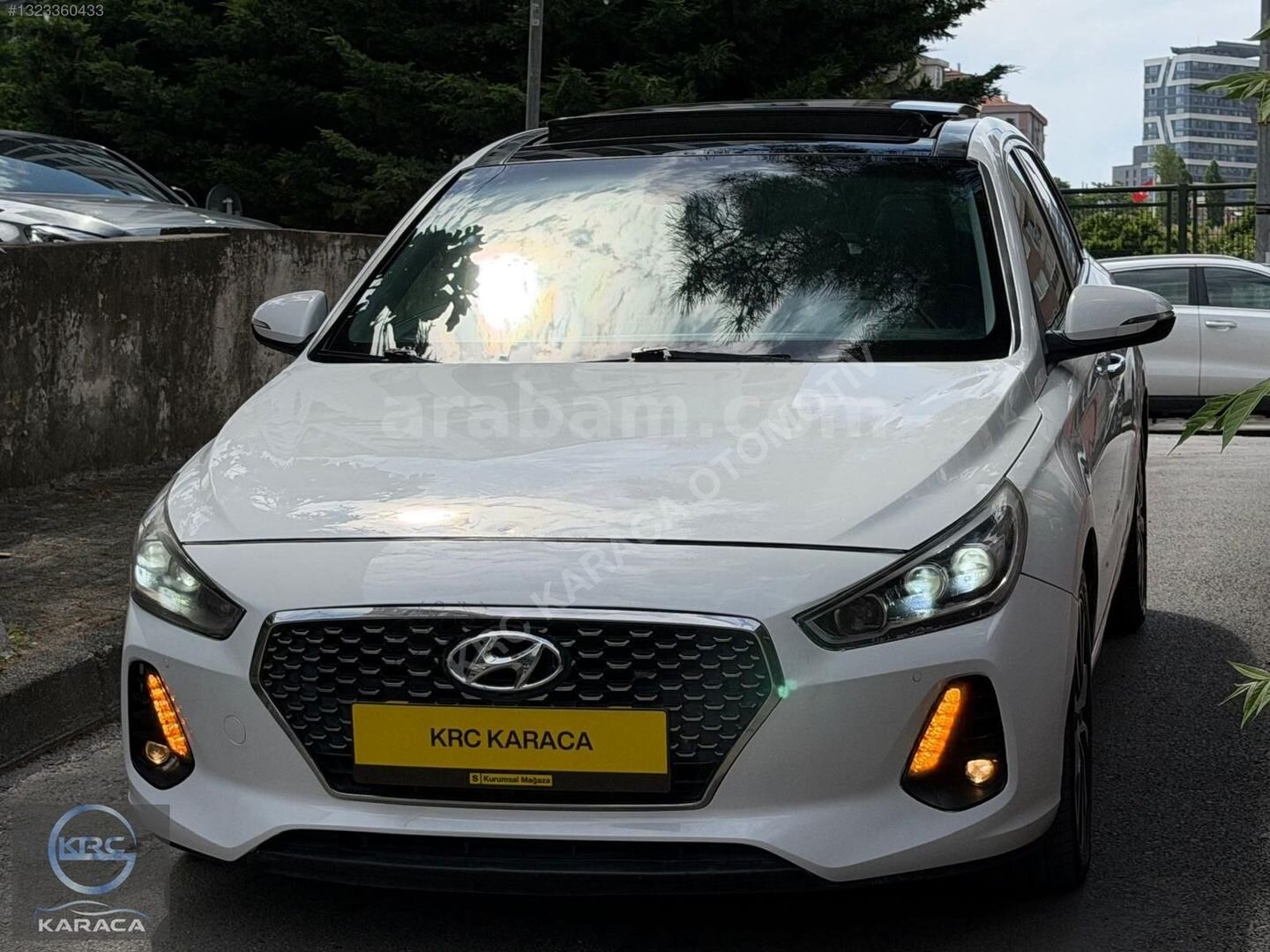 Galeriden Hyundai i30 1.6 CRDi Elite Plus Smart 2017 Model İstanbul 203.000 km Beyaz 3