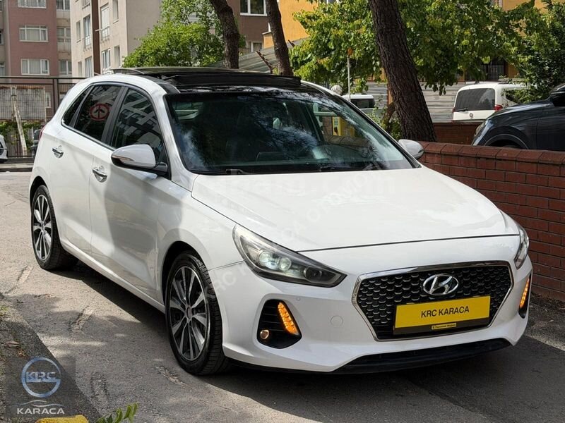 Galeriden Hyundai i30 1.6 CRDi Elite Plus Smart 2017 Model İstanbul 203.000 km Beyaz