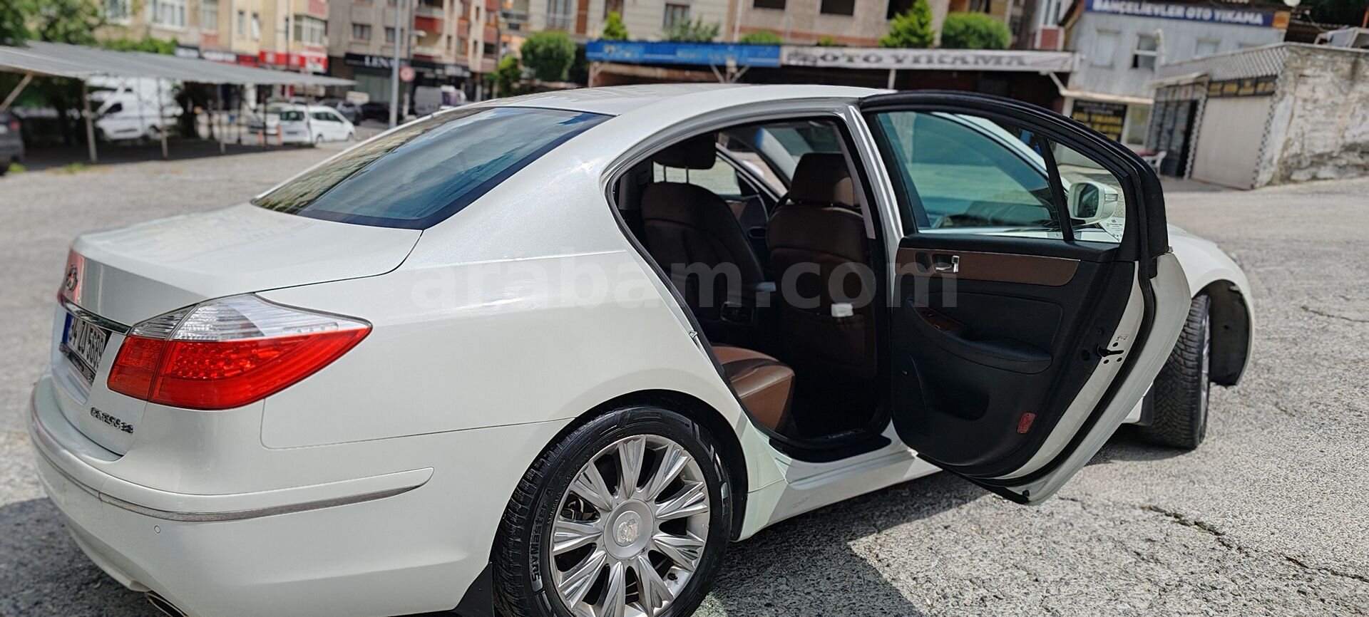 Sahibinden Hyundai Genesis 3.8 2010 Model İstanbul 110.773 km Beyaz 6