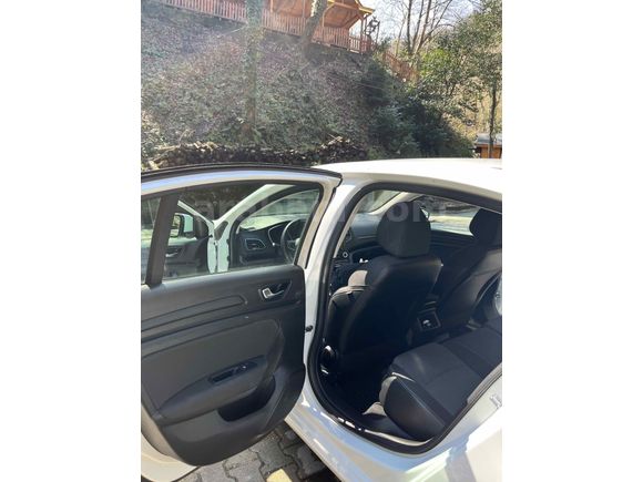 Sahibinden Renault Megane 1.3 TCe Joy 2022 Model 