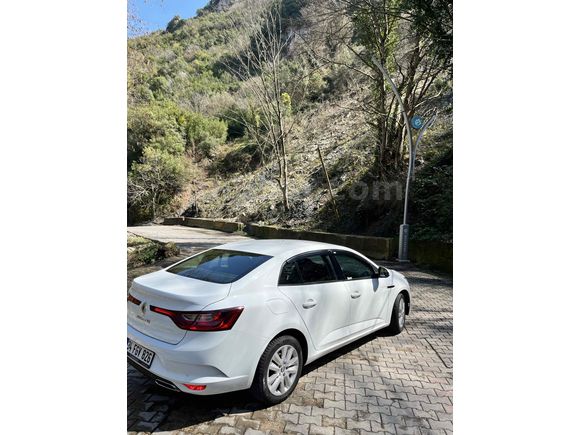 Sahibinden Renault Megane 1.3 TCe Joy 2022 Model 