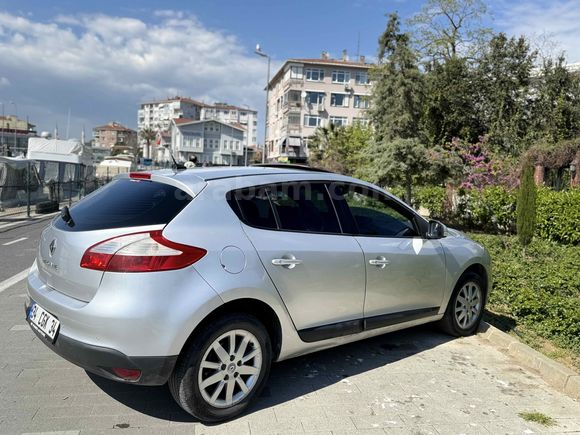 Sahibinden Renault Megane 1.6 Privilege 2010 Model 