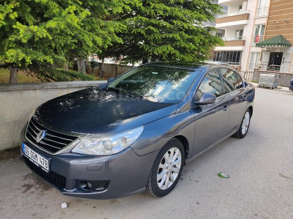 Memurdan Latitude 1.5 dCi Executive (Full)