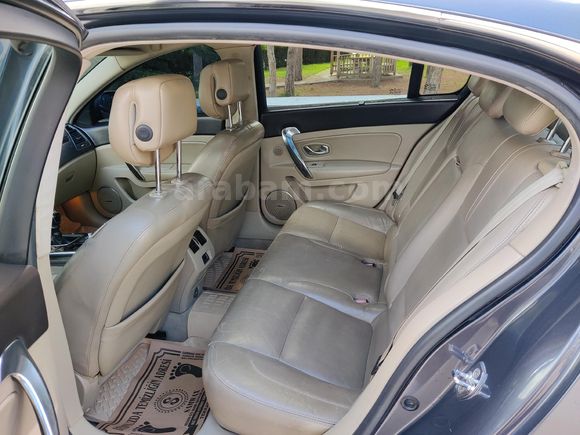 Memurdan Latitude 1.5 dCi Executive (Full)