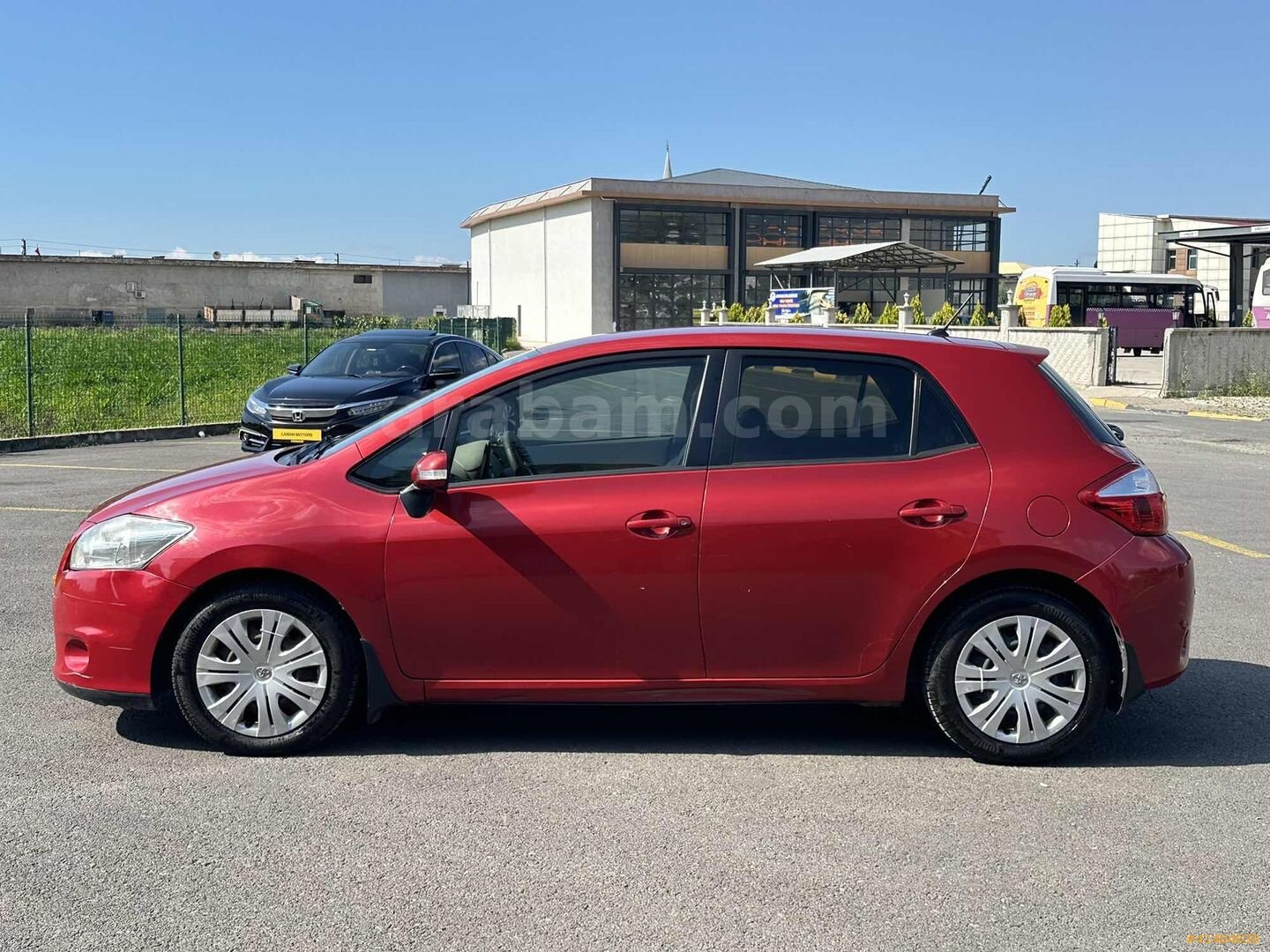 Galeriden Toyota Auris 1.6 Comfort Extra 2011 Model Sakarya 139.500 km Kırmızı 2
