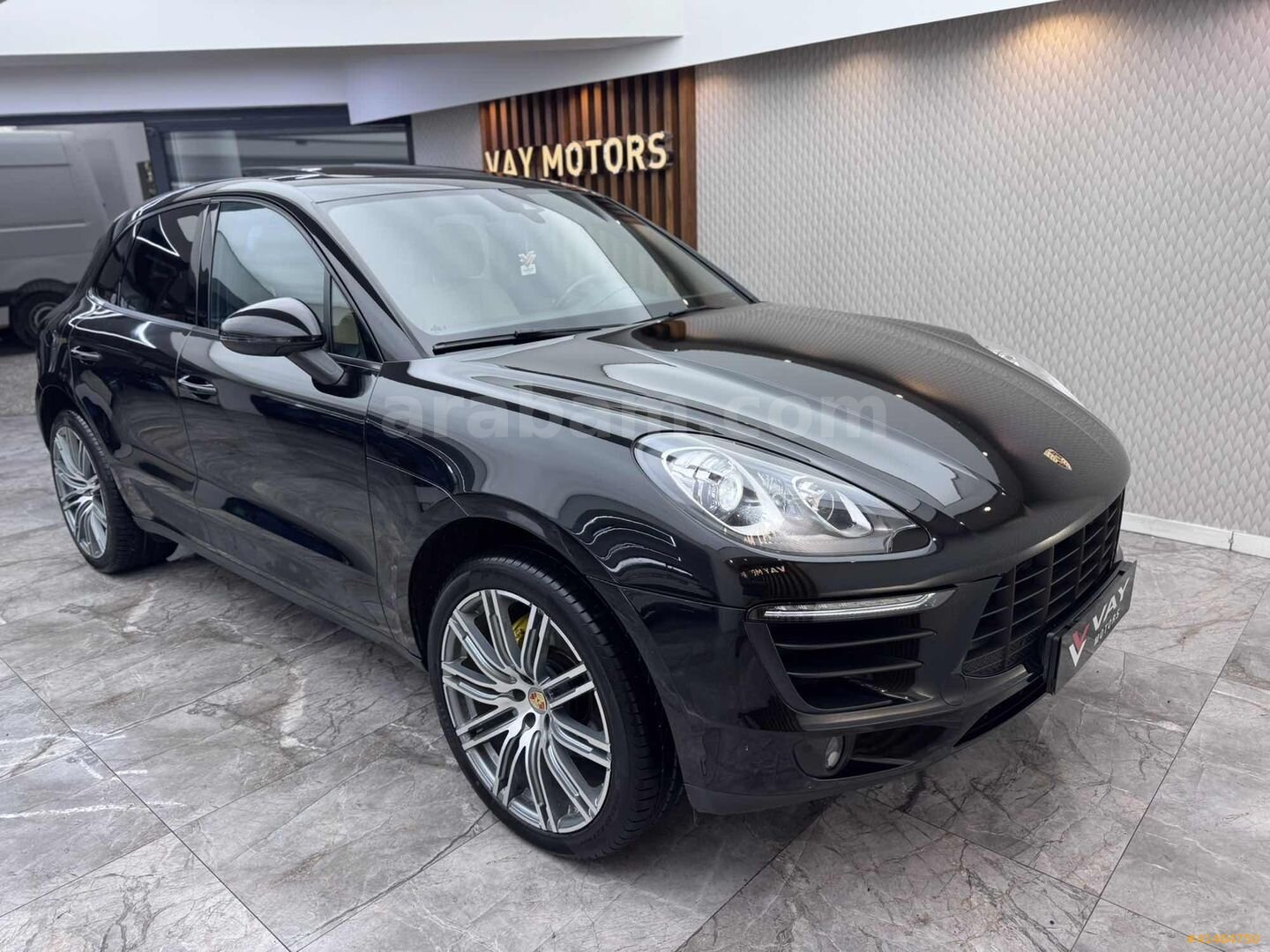 Galeriden Porsche Macan 2.0 2017 Model İzmir 102.000 km Siyah 1