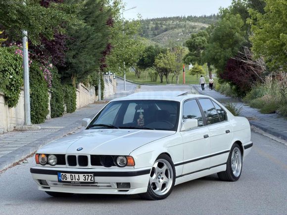 E34 1993 MODEL 520i 2.8 STROKER