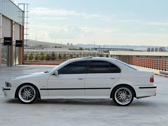 KURULI DÜZEL E39 5.20i CAM GİBİ
