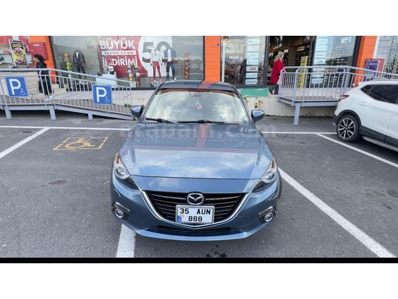 mazda 3 özellikli düşük km uygun fiyat. temiz kullanılmış. yağ bakımı yeni yapıldı. lastikler 0 ayarında