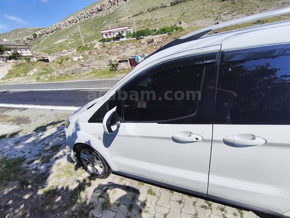 Sahibinden Ford Tourneo Courier 1.5 TDCi Titanium Plus 2019 Model