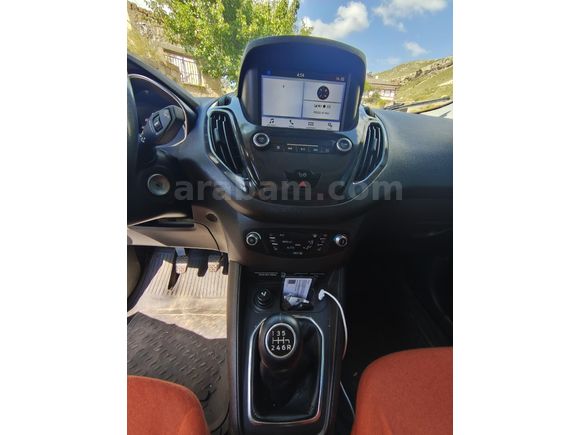 Sahibinden Ford Tourneo Courier 1.5 TDCi Titanium Plus 2019 Model
