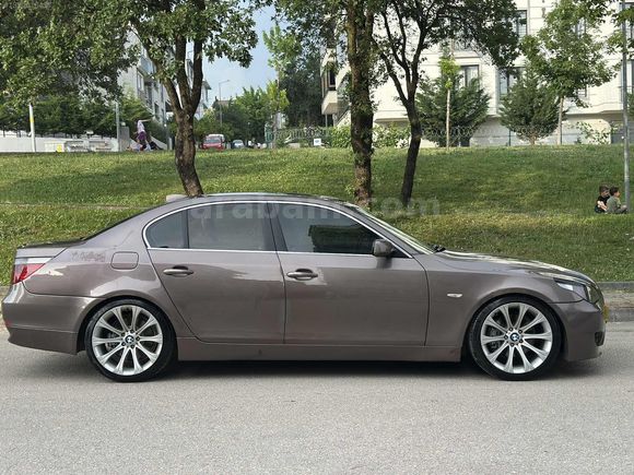 TEK DEĞİŞEN BMW 5.20 İ
