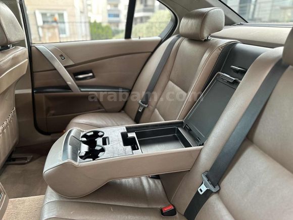 TEK DEĞİŞEN BMW 5.20 İ