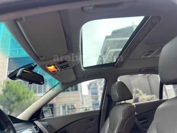 TEK DEĞİŞEN BMW 5.20 İ