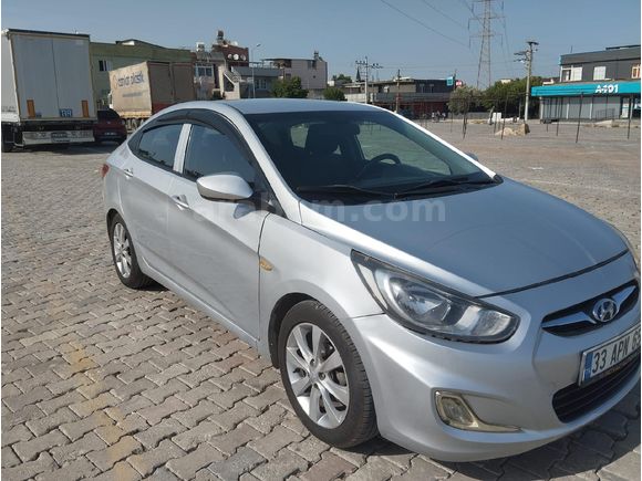Sahibinden Hyundai Accent Blue 1.4 CVVT Mode Plus 2013 Model