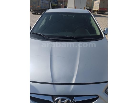 Sahibinden Hyundai Accent Blue 1.4 CVVT Mode Plus 2013 Model