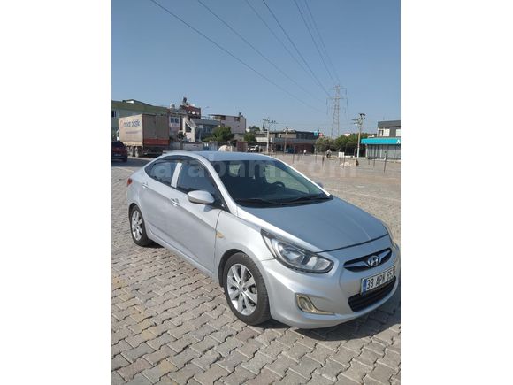 Sahibinden Hyundai Accent Blue 1.4 CVVT Mode Plus 2013 Model