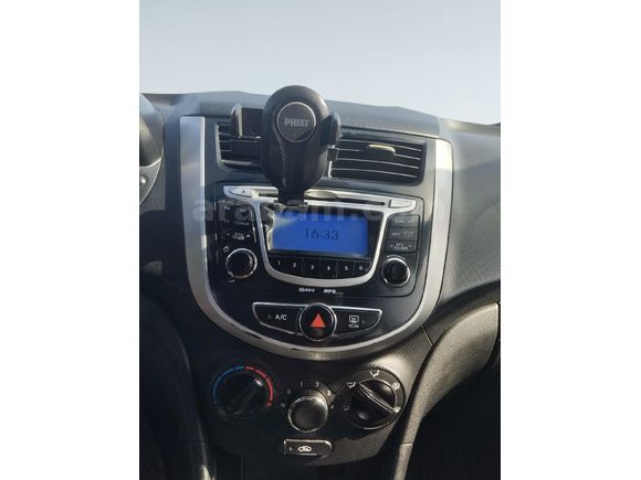Sahibinden Hyundai Accent Blue 1.4 CVVT Mode Plus 2013 Model