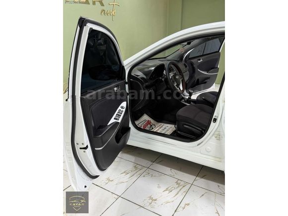 KAYAR AUTO`dan 2011 MODEL MASRAFSIZ AİLE ARACI ACCENT BLUE