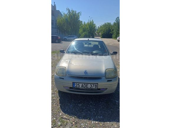 Sahibinden Renault Clio 1.4 RNA 2000 Model