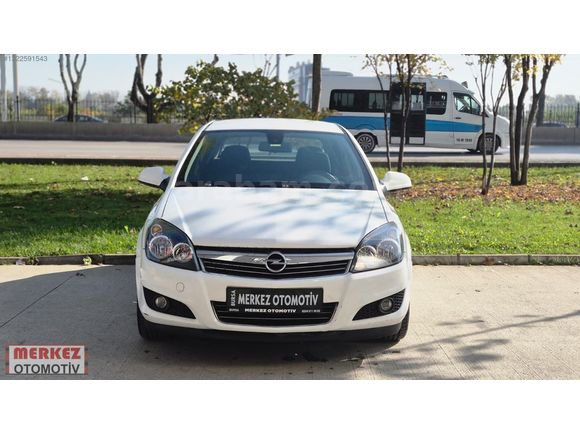 BURSA MERKEZ OTOMOTİV 2012 OPEL ASTRA ESSENTİA 49BİN