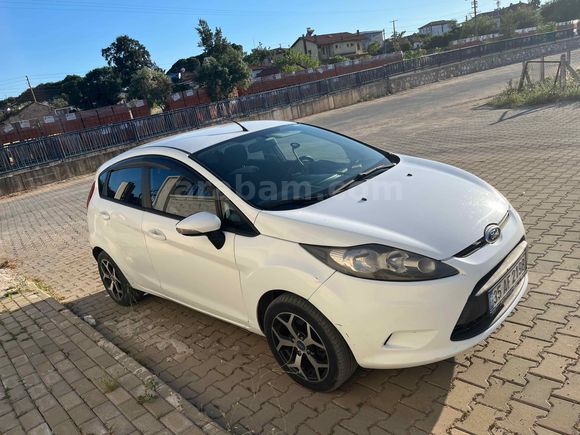 Sahibinden Ford Fiesta 1.4 TDCi Trend 2012 Model  194.000 km Beyaz