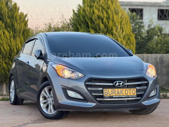 HYUNDAİ İ30 YENİ KASA 6 İLERİ İÇİ BEJ DÜŞÜK KM