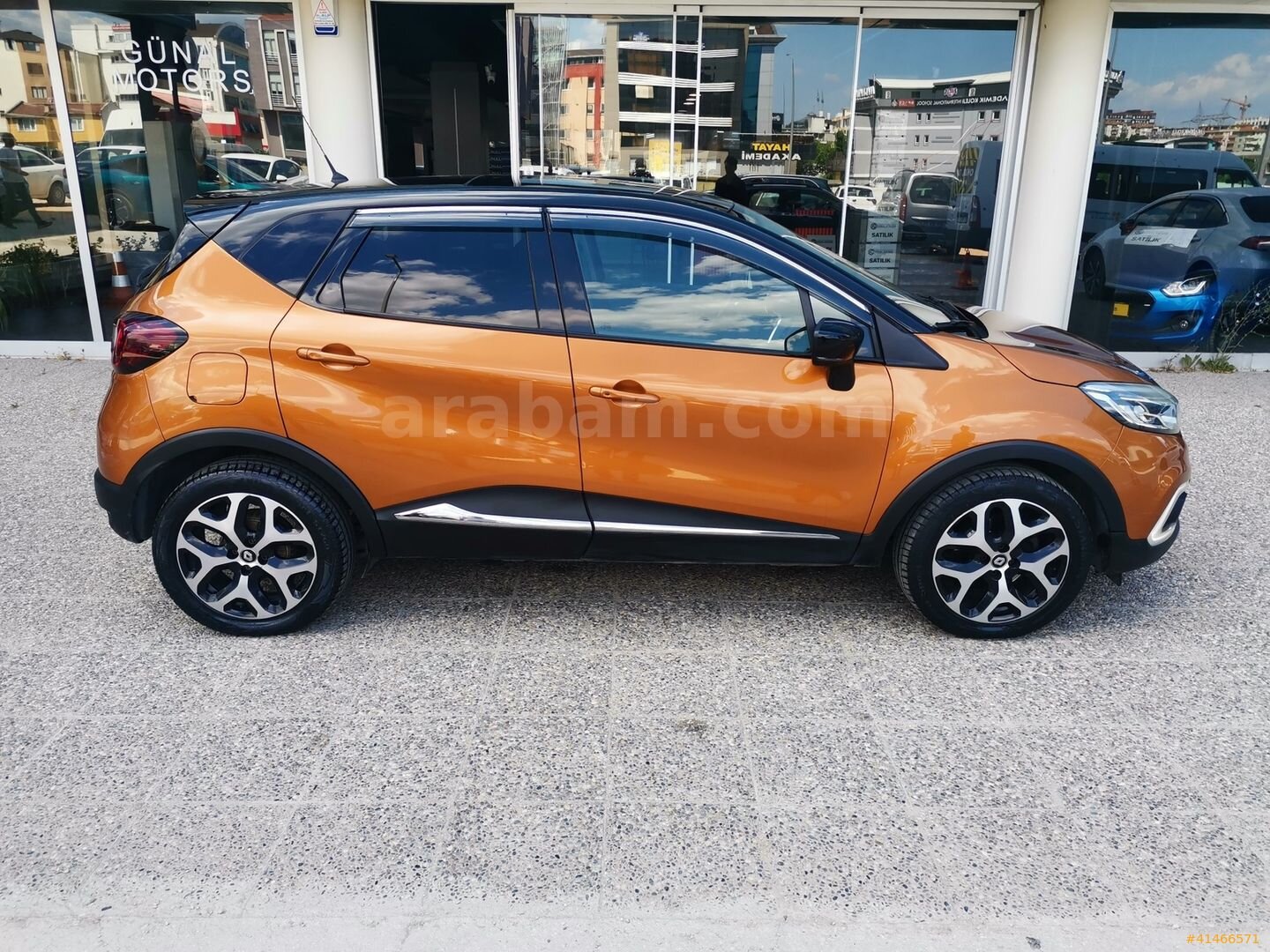 Galeriden Renault Captur 1.5 dCi Icon 2017 Model Bursa 180.000 km Turuncu 5